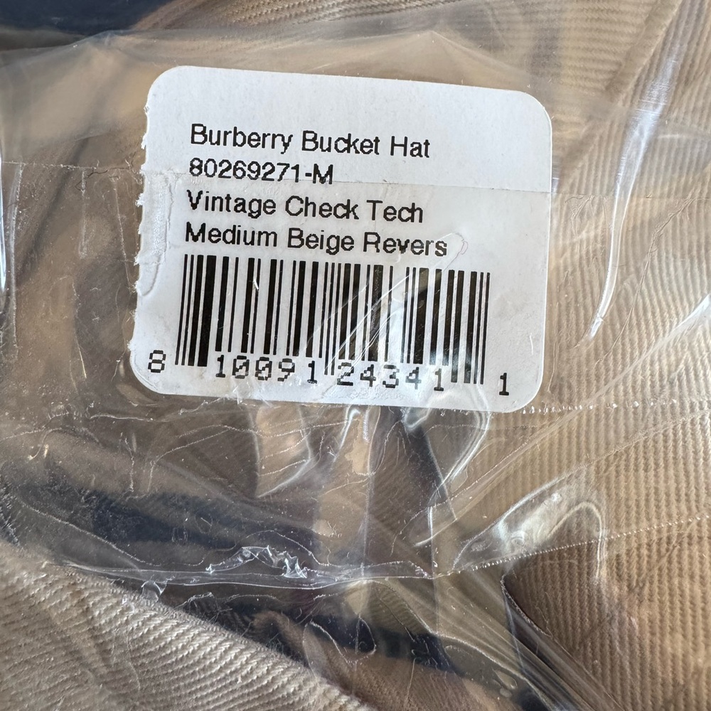 Burberry Bucket Hat, Vintage Check Tech, Medium, Beige, Reversable. - Picture 2 of 5